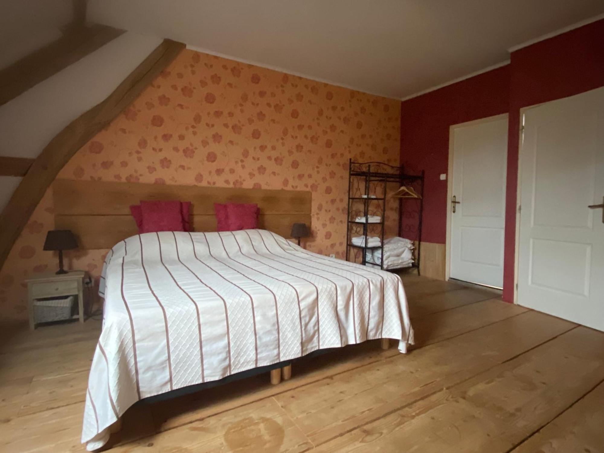 Les Fruits Du Passau Bed & Breakfast Saint-Désiré Bagian luar foto